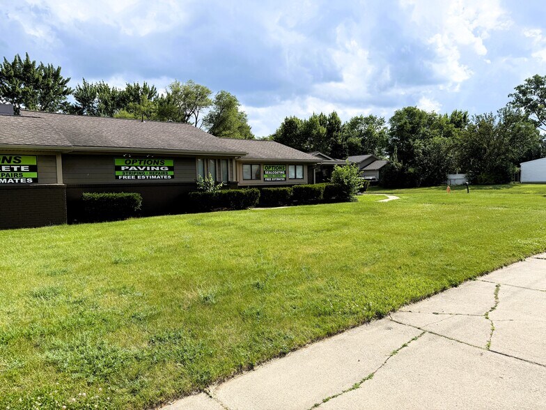 More Photos Of 5685 Highland Rd, Waterford Medical For Sale