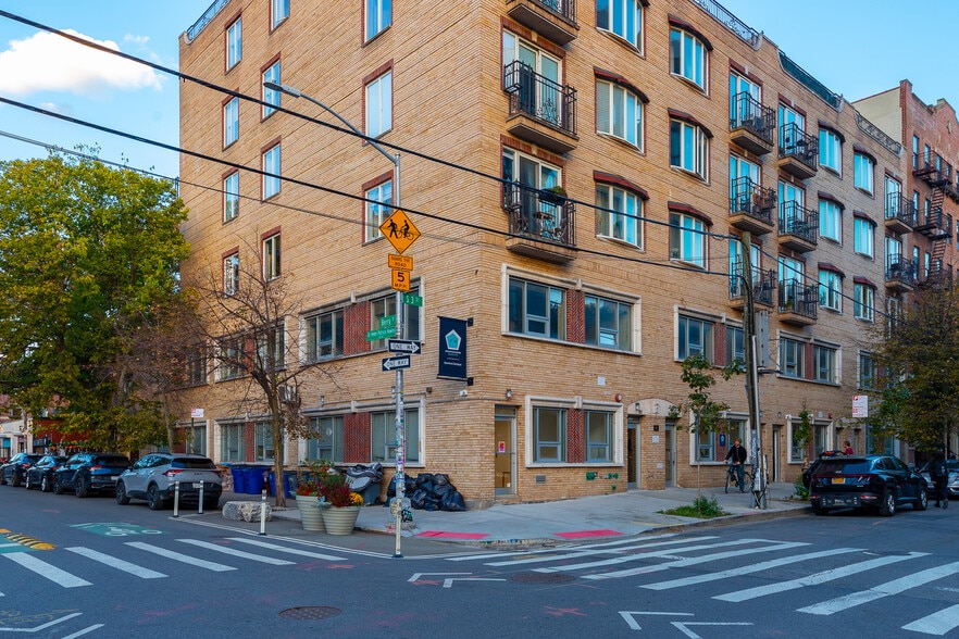 More Photos Of 99 S 3rd St, Brooklyn Apartments For Lease