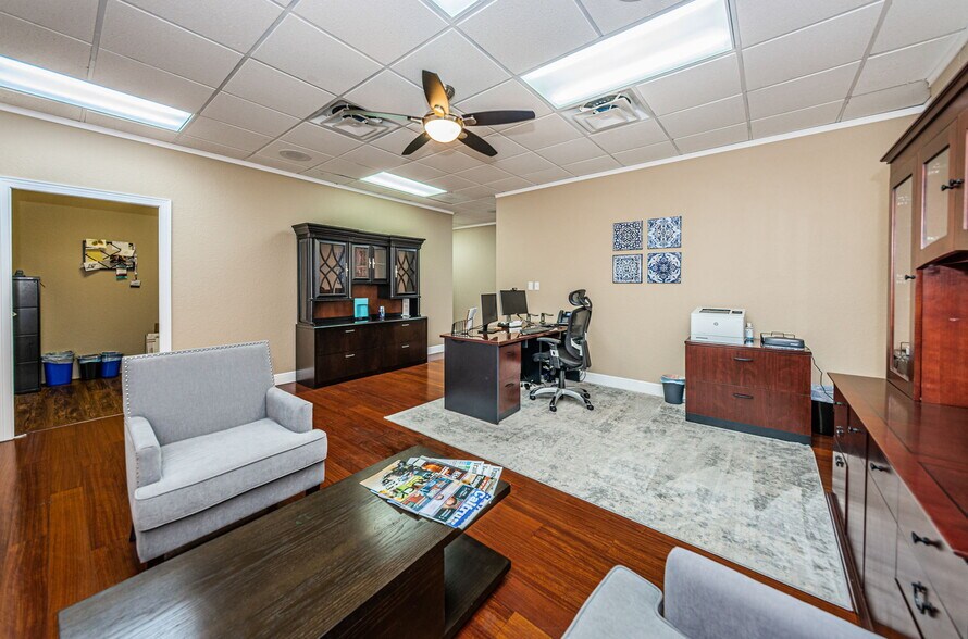 More Photos Of 3023 Eastland Blvd, Clearwater Office For Sale