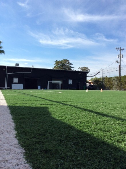 More Photos Of 3075 SW 28th St, Miami Warehouse For Lease