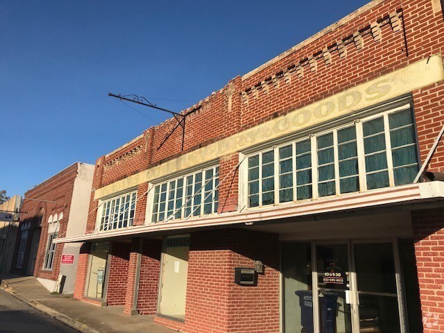 More Photos Of 1215 Sam Houston Ave, Huntsville Storefront Retail Office For Lease