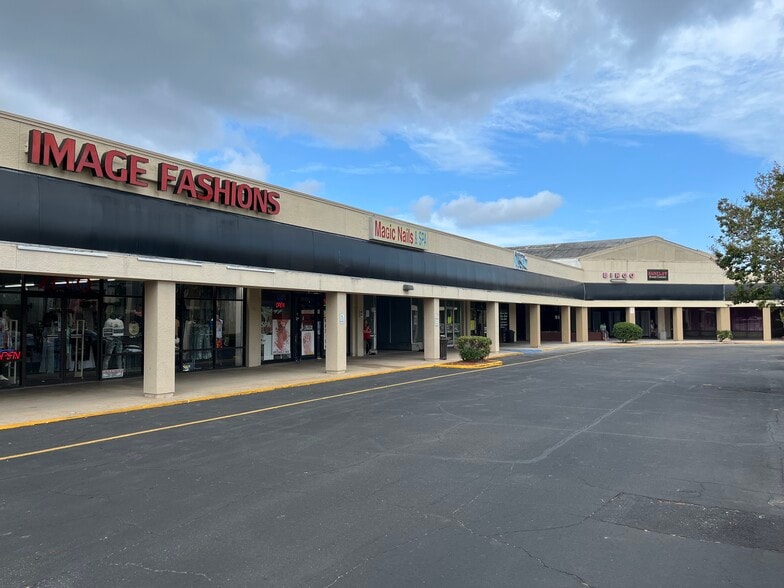 More Photos Of 3300 N Pace Blvd, Pensacola Unknown For Lease