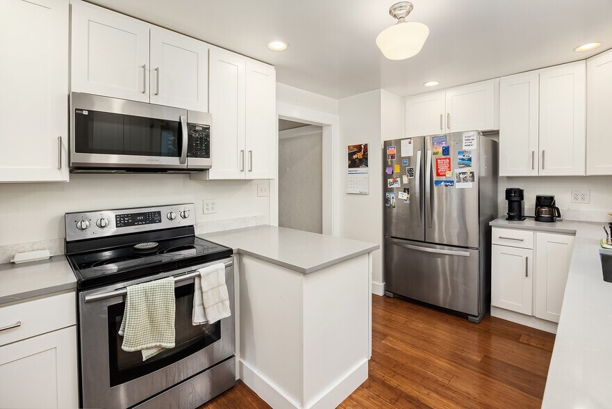 More Photos Of 1410 Queen Anne Ave N, Seattle Apartments For Sale