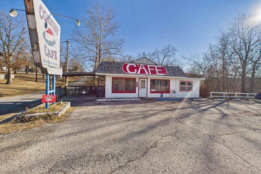 More Photos Of 1603 Central Blvd, Bull Shoals Restaurant For Sale