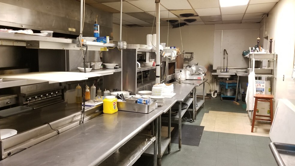 More Photos Of 194-198 Main St, Emmaus Restaurant For Lease