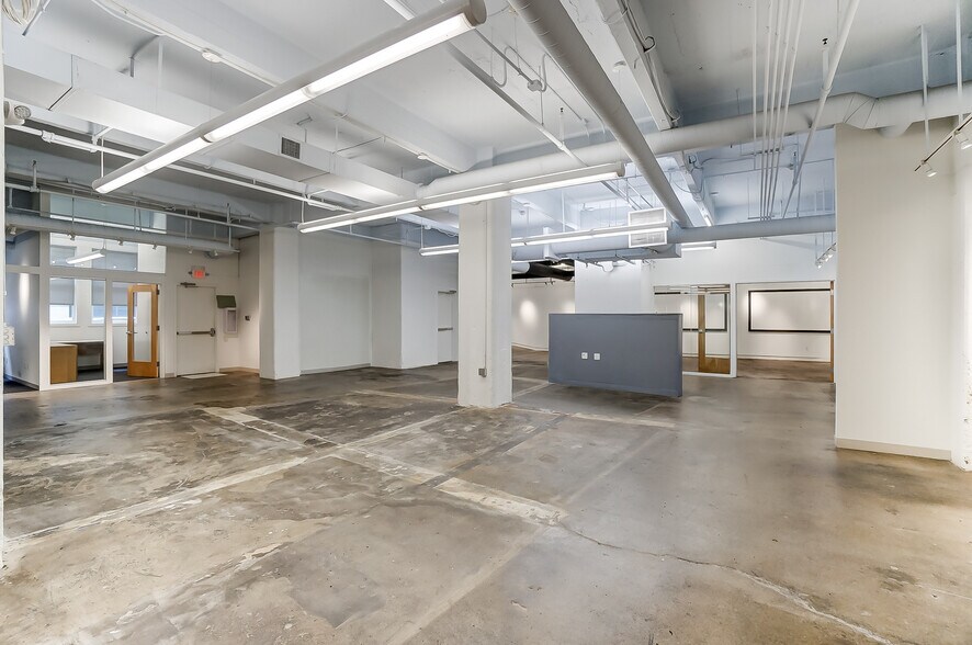 More Photos Of 20 E Central Pky, Cincinnati Office Residential For Lease