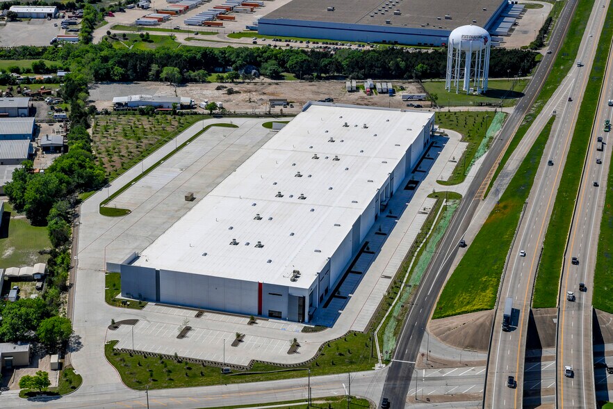 More Photos Of 1300 S J Elmer Weaver Fwy, Cedar Hill Unknown For Lease