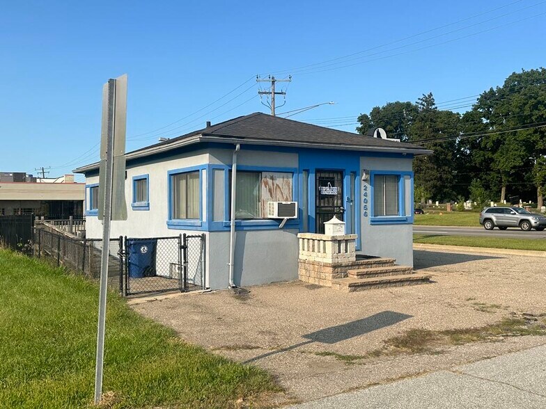 More Photos Of 24056 Pilgrim, Redford Medical For Sale