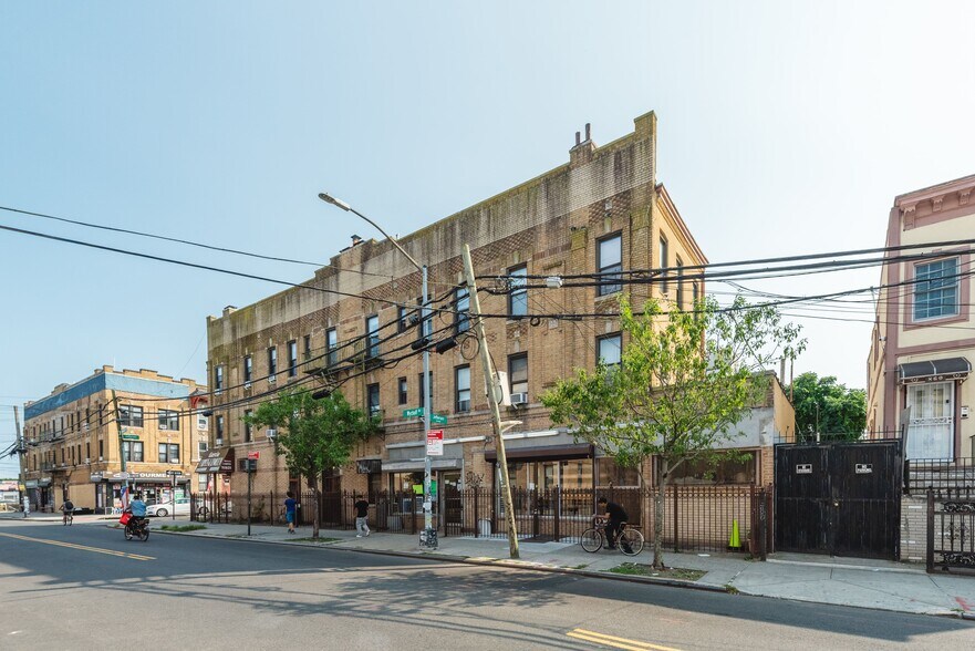 More Photos Of 868 Wyckoff Ave, Brooklyn Apartments For Sale