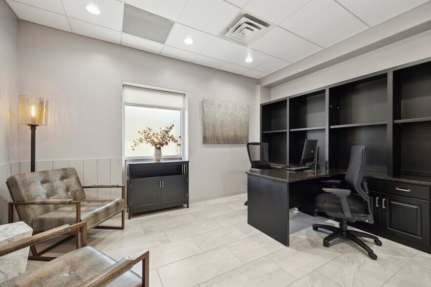 More Photos Of 4420 Valley View Rd, Edina Office For Lease