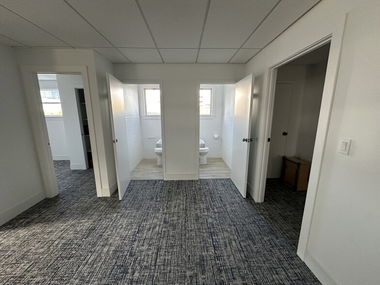 More Photos Of 30 Coronado Rd, Warwick Service For Lease