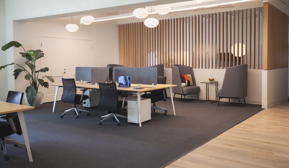 More Photos Of 2378 Wilshire Blvd, Mound Warehouse For Lease