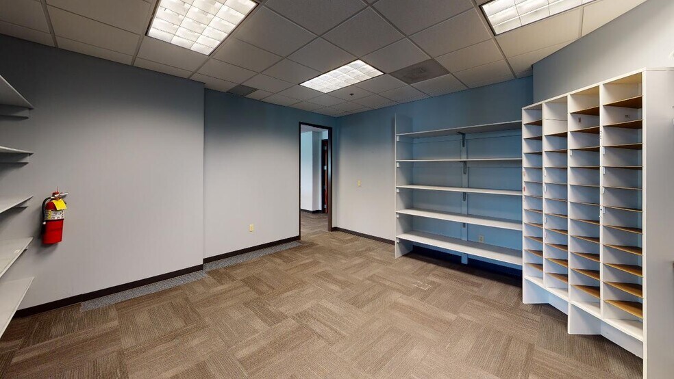 More Photos Of 630 W Carmel Dr, Carmel Office For Lease