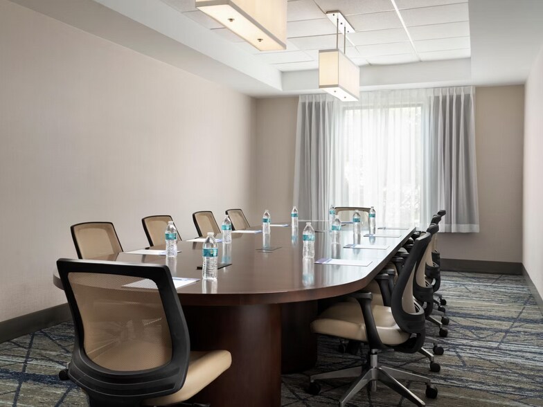 More Photos Of 110 James Dr E, Saint Rose Hotel For Sale