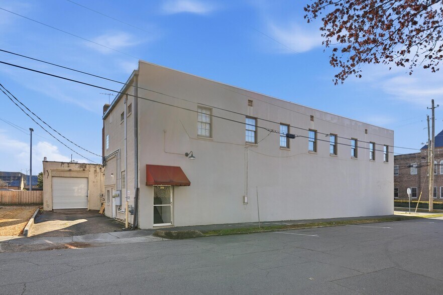 More Photos Of 156 Central Ave NW, Cleveland Convenience Store For Sale