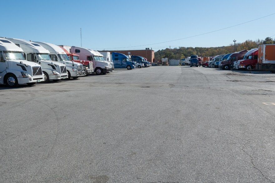 More Photos Of 1140 S River Industrial Blvd SE, Atlanta Truck Terminal For Sale