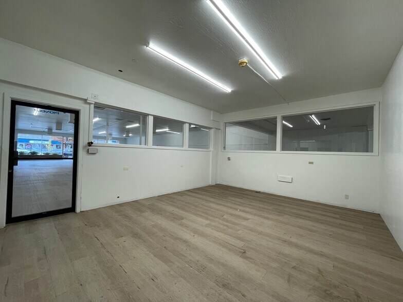 More Photos Of 359-363 Merchant St, Vacaville Storefront Retail Office For Lease