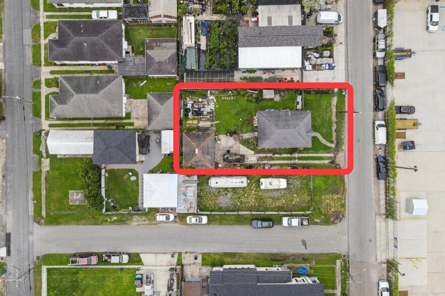 More Photos Of 406 Iris Ave, Jefferson Flex For Lease