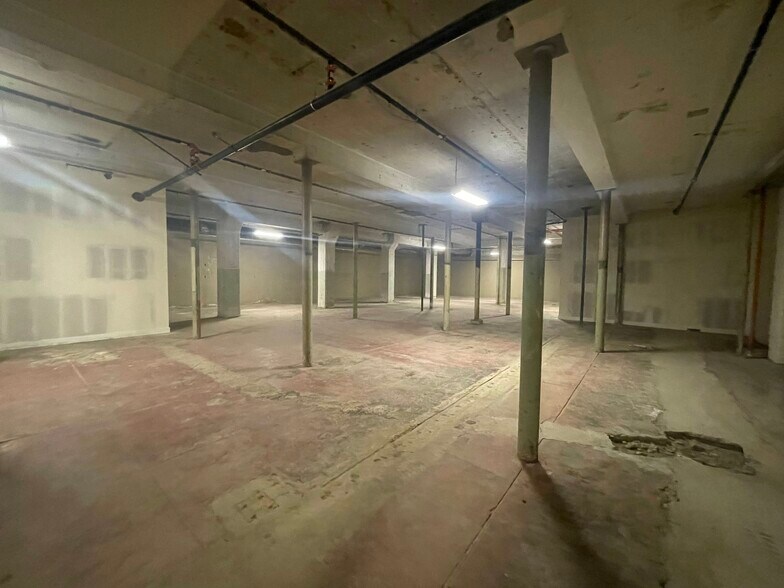 More Photos Of 640 C St, San Diego General Retail For Lease