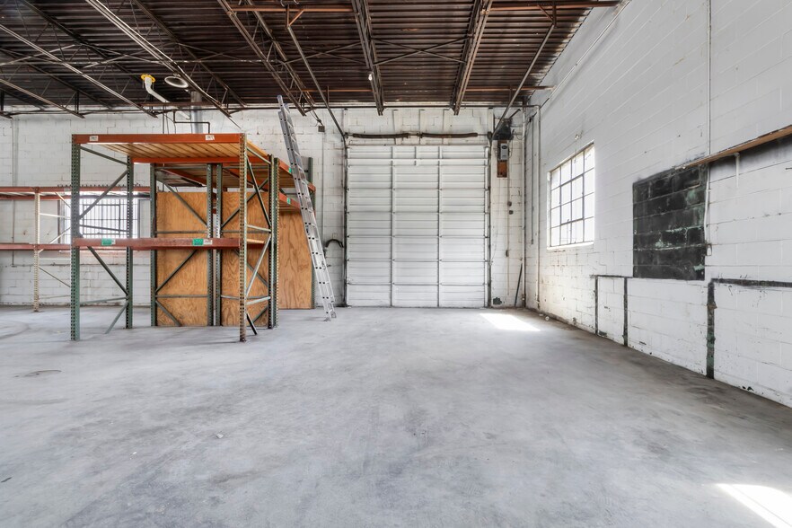 More Photos Of 1306 Bedford St, Indianapolis Warehouse For Sale