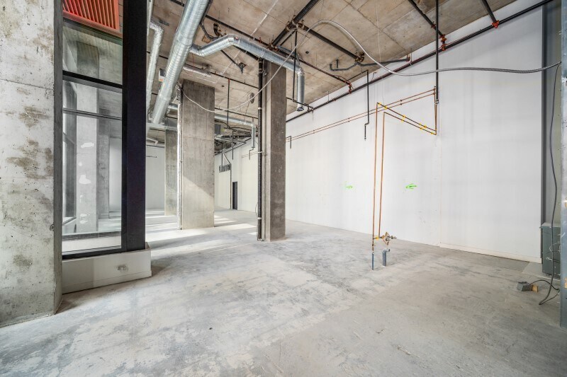 More Photos Of 20 Boul de Maisonneuve O, Montréal Apartments For Lease