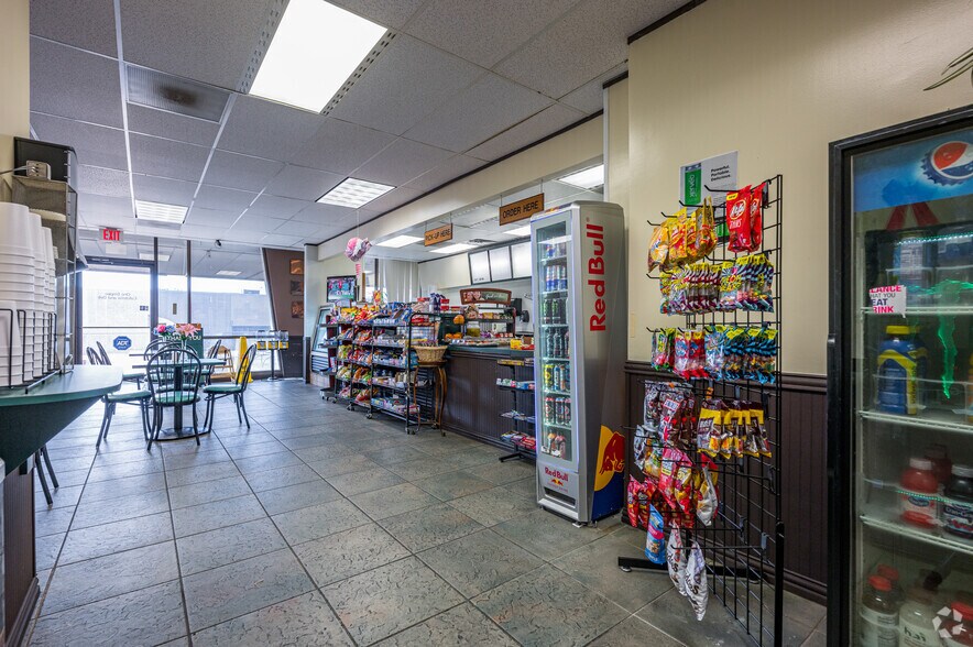 More Photos Of 1140 Empire Central Dr, Dallas Office For Sale