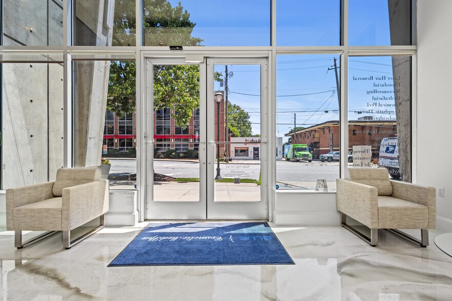 More Photos Of 250 Pharr Rd NE, Atlanta Apartments For Lease