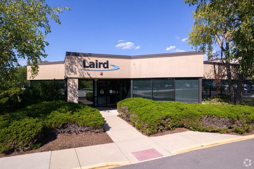 More Photos Of 1751 Wilkening Ct, Schaumburg Warehouse For Lease