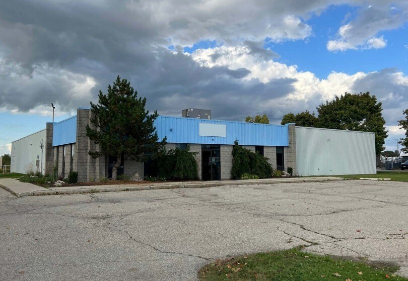 More Photos Of 59 Montclair Dr, Woodstock Warehouse For Sale