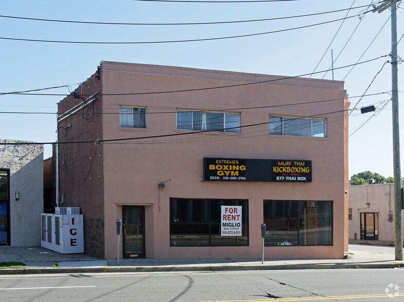 More Photos Of 253 W Merrick Rd, Valley Stream Storefront Retail Office For Lease