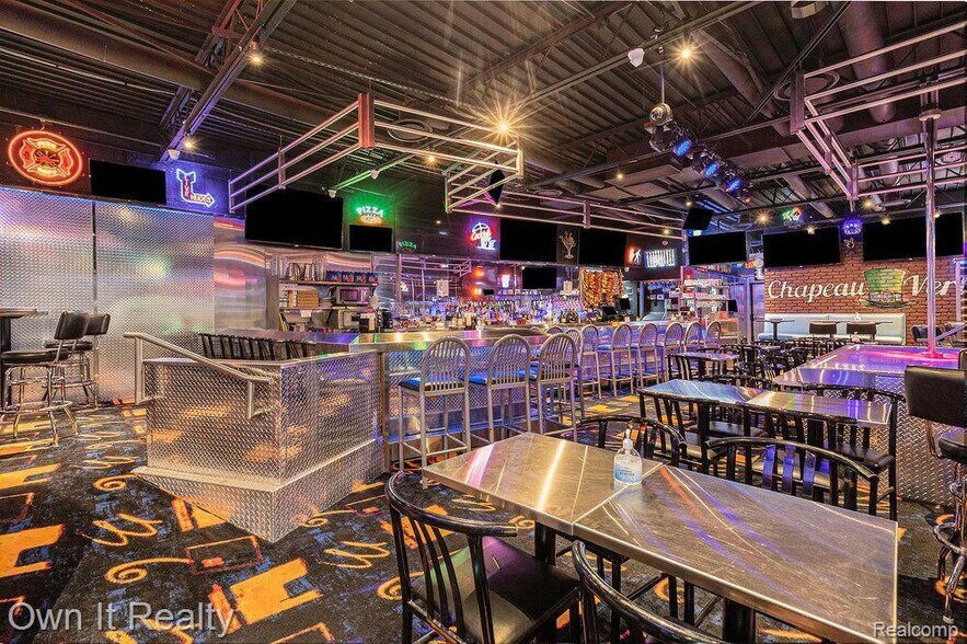 More Photos Of 16550-16512 Telegraph Rd, Detroit General Retail For Sale