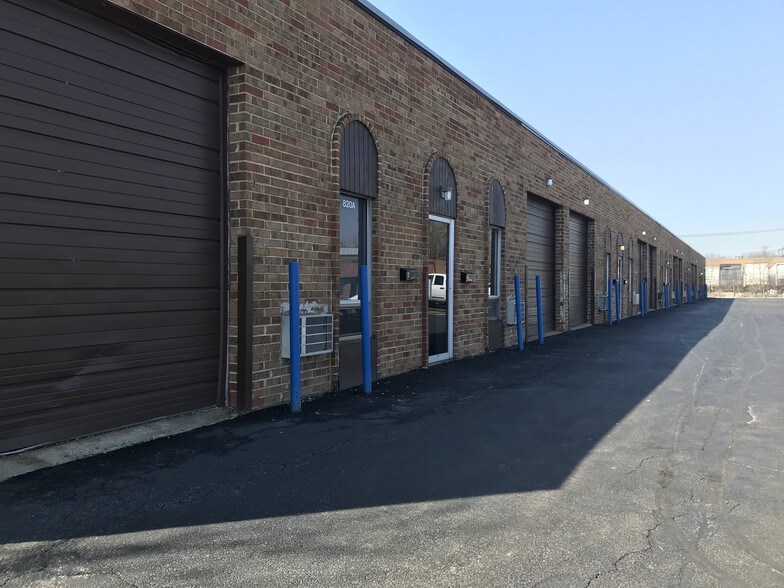 More Photos Of 820 N Ridge Ave, Lombard Warehouse For Lease