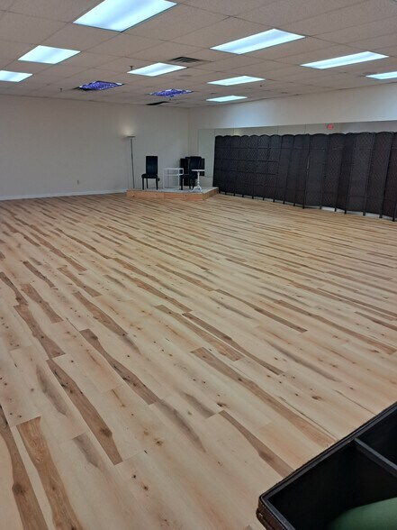 More Photos Of 2188 US Highway 130, North Brunswick General Retail For Lease