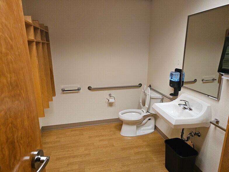 More Photos Of 711 13th St E, Whitefish Healthcare For Sale