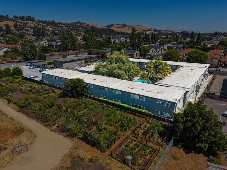 More Photos Of 550 Berry Ave, Hayward Apartments For Sale