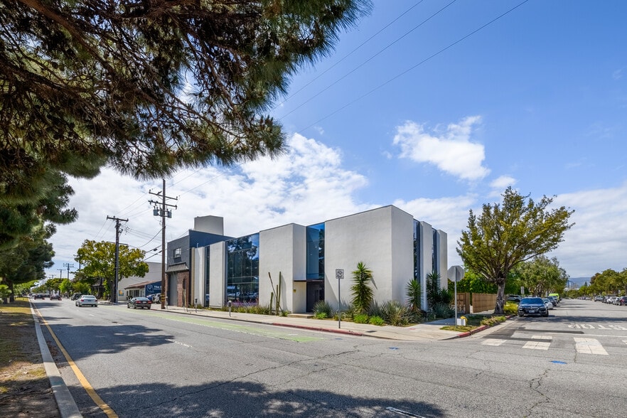 More Photos Of 3331 Ocean Park Blvd, Santa Monica Loft Creative Space For Lease