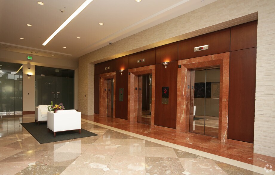 More Photos Of 10451 Mill Run Cir, Owings Mills Office For Lease