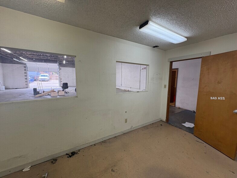 More Photos Of 1175 S Lipan St, Denver Warehouse For Lease