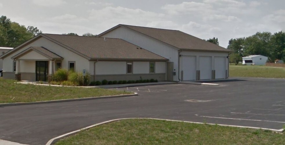 More Photos Of 345 Huls Dr, Englewood Light Distribution For Lease