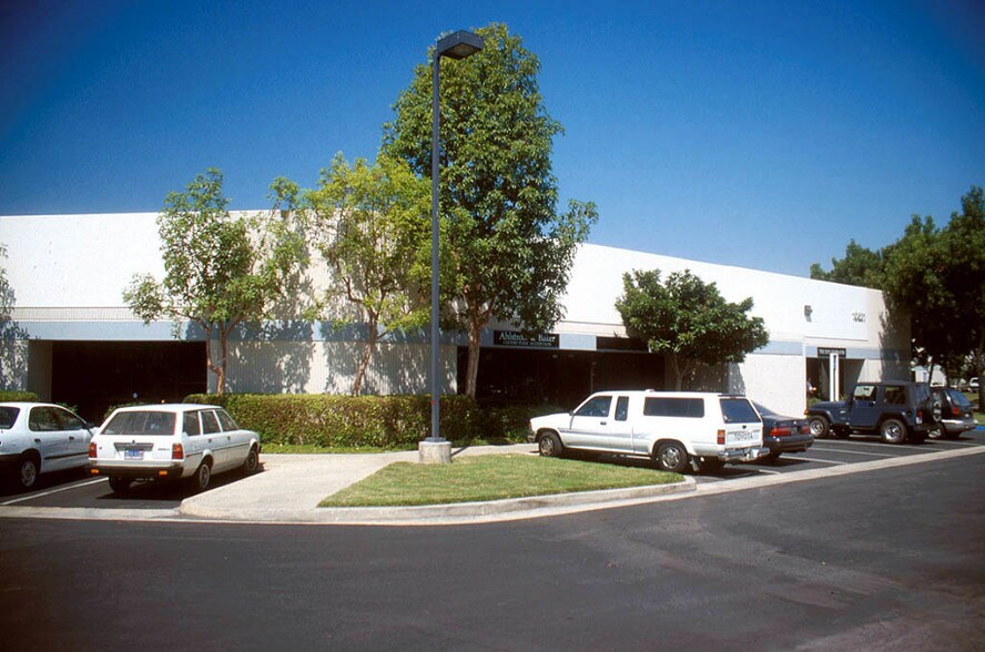 More Photos Of 10542 Calle Lee, Los Alamitos Unknown For Lease