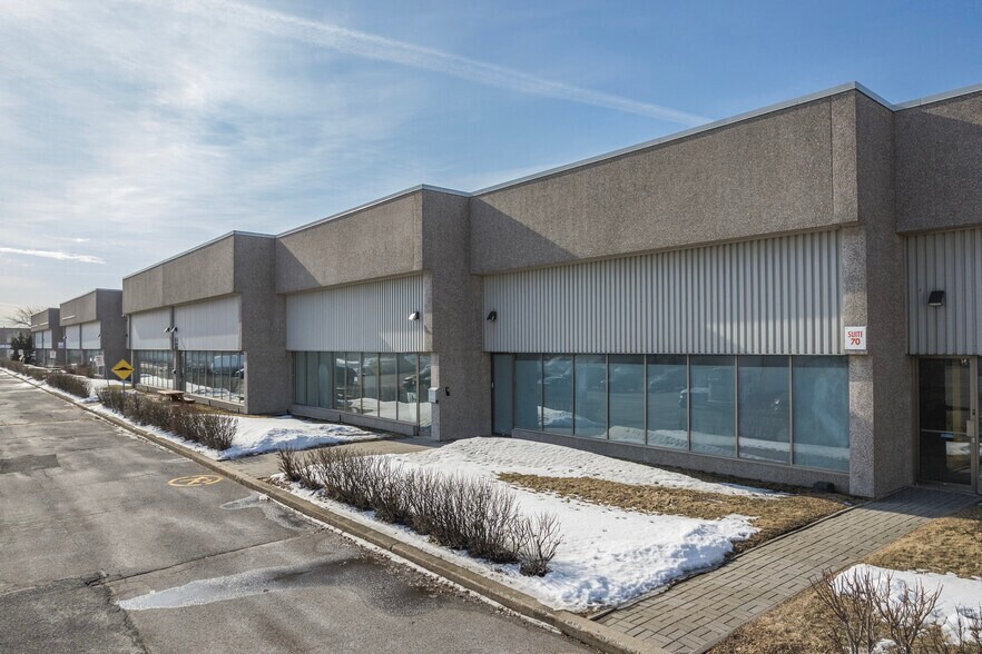 More Photos Of 6325-6475 Boul des Grandes-Prairies, Montréal Unknown For Lease