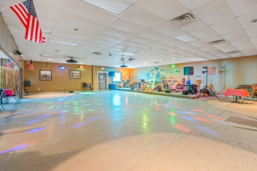 More Photos Of 5810 US Highway 259 N, Naples Freestanding For Sale