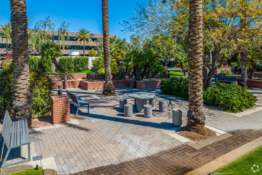 More Photos Of 7250 N 16th St, Phoenix Office For Sale