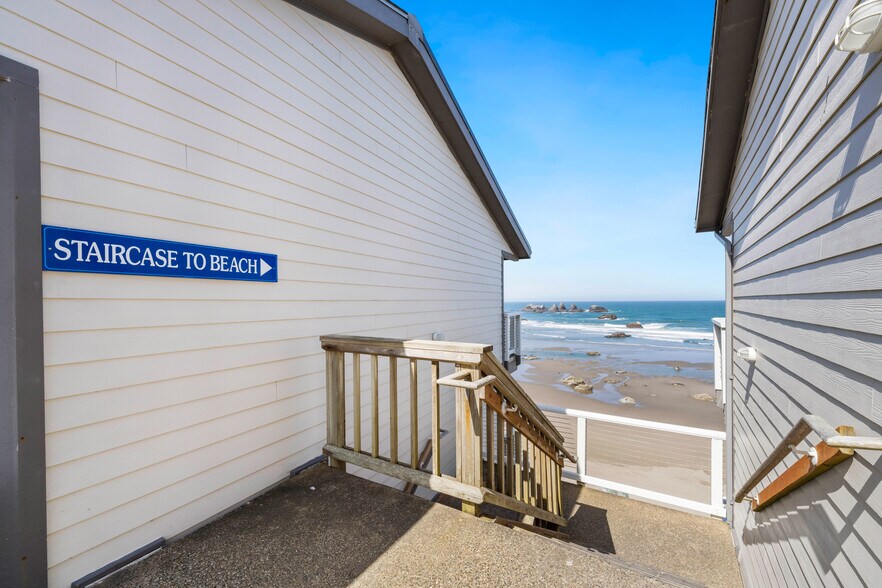More Photos Of 1865 Beach Loop Dr, Bandon Hotel For Sale