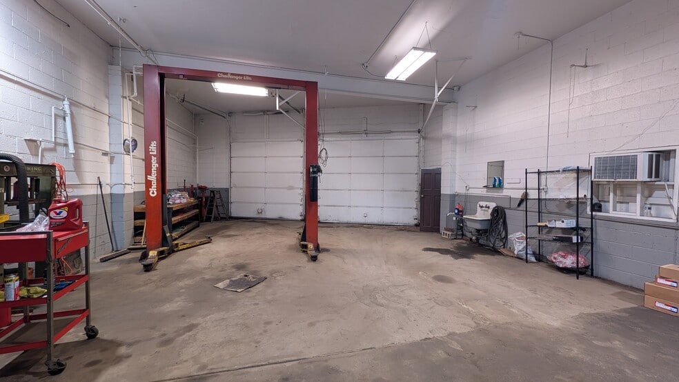 More Photos Of 1402 Prairie Ave, South Bend Auto Repair For Lease