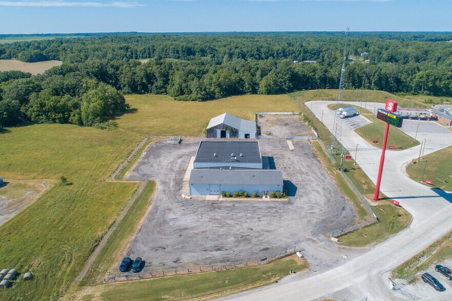 More Photos Of 1116 W County Road 450 N, Brazil Truck Terminal For Lease