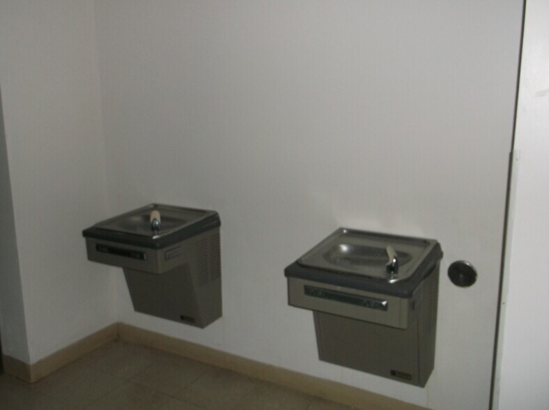 More Photos Of 130 W Larrabee St, Omro Office For Sale