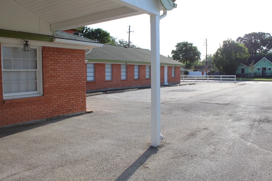 More Photos Of 308 Preston Ave, Pasadena Religious Facility For Sale