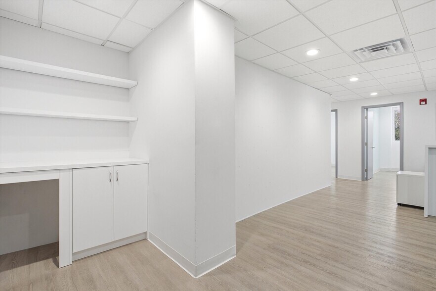 More Photos Of 7300-7330 SW 62nd Pl, South Miami Medical For Lease
