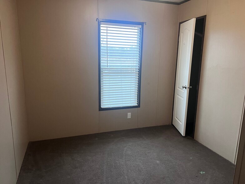 More Photos Of 19645 Nordt Rd, Damon Land For Sale